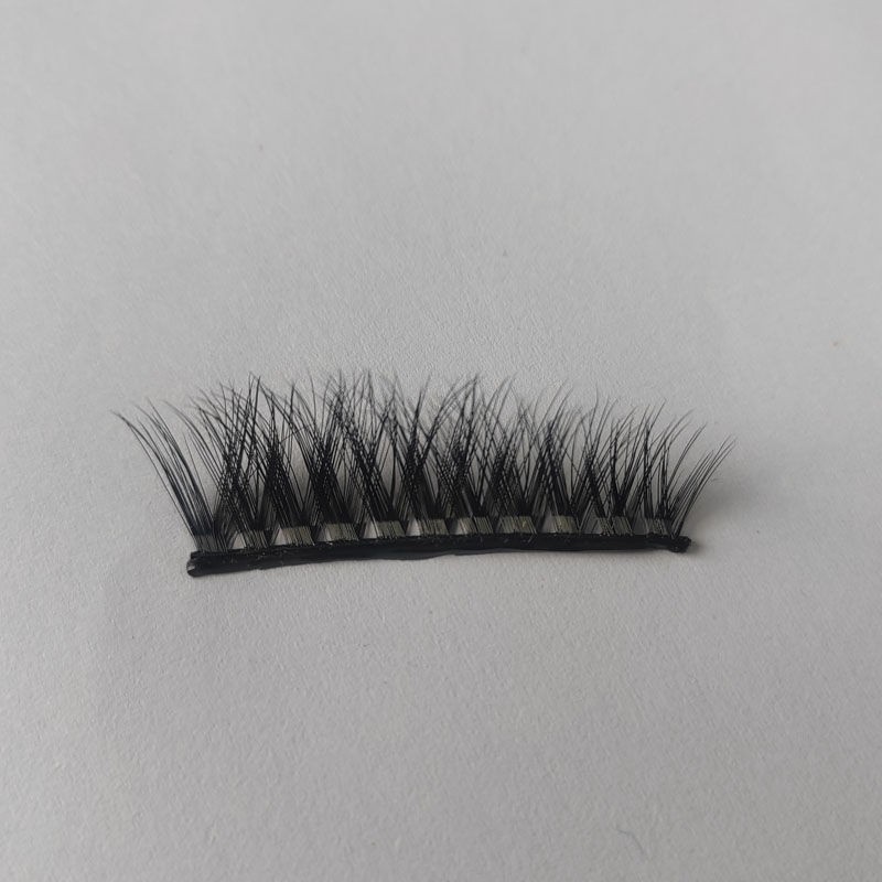 Why Are DeQi's Silk Eyelashes a Must-Have for Beauty Lovers?