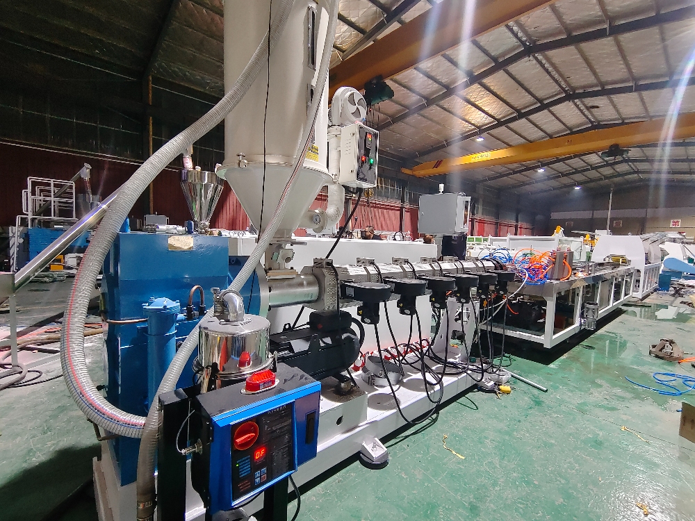 Plastic Lumber Machine Solutions: Turn Waste into Durable Building Materials